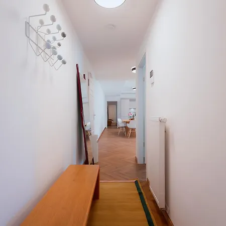 Alpine Apartements Maximilian アパート ベルヒテスガーデン